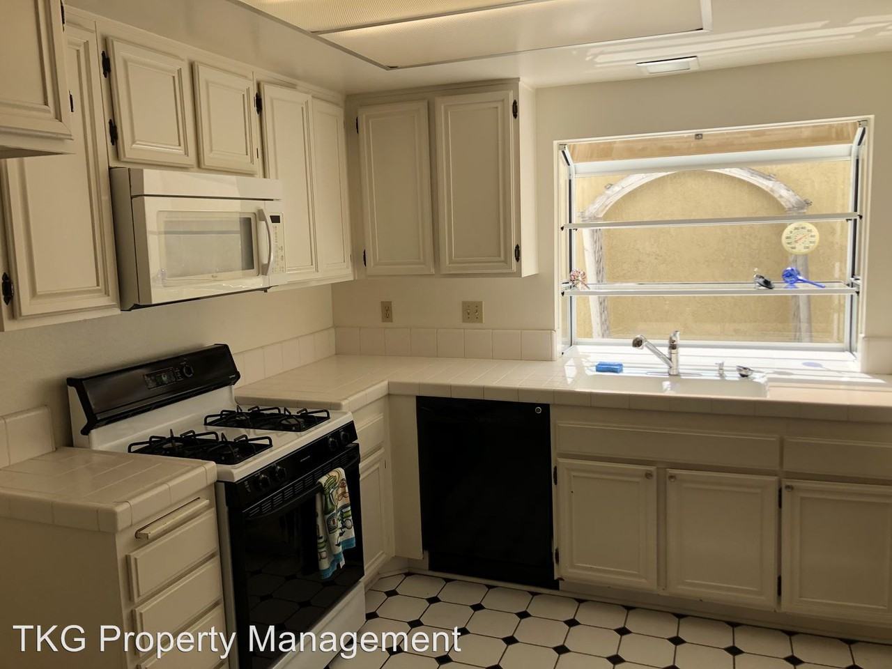 23746 Villena - Photo 3 of 14