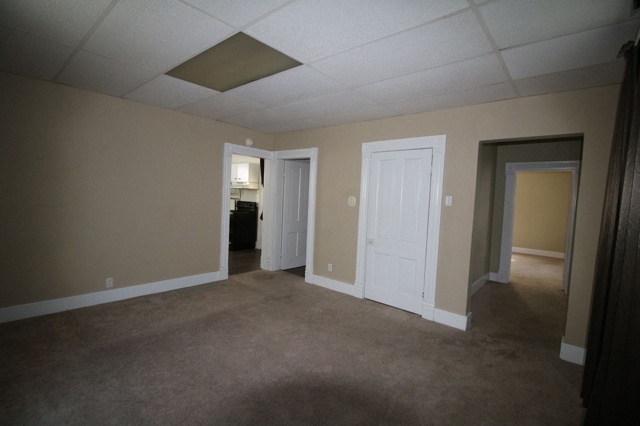 601 Roberts St - Photo 3 of 8