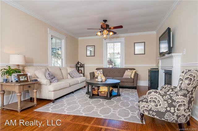 2433 Laburnum Ave - Photo 3 of 19