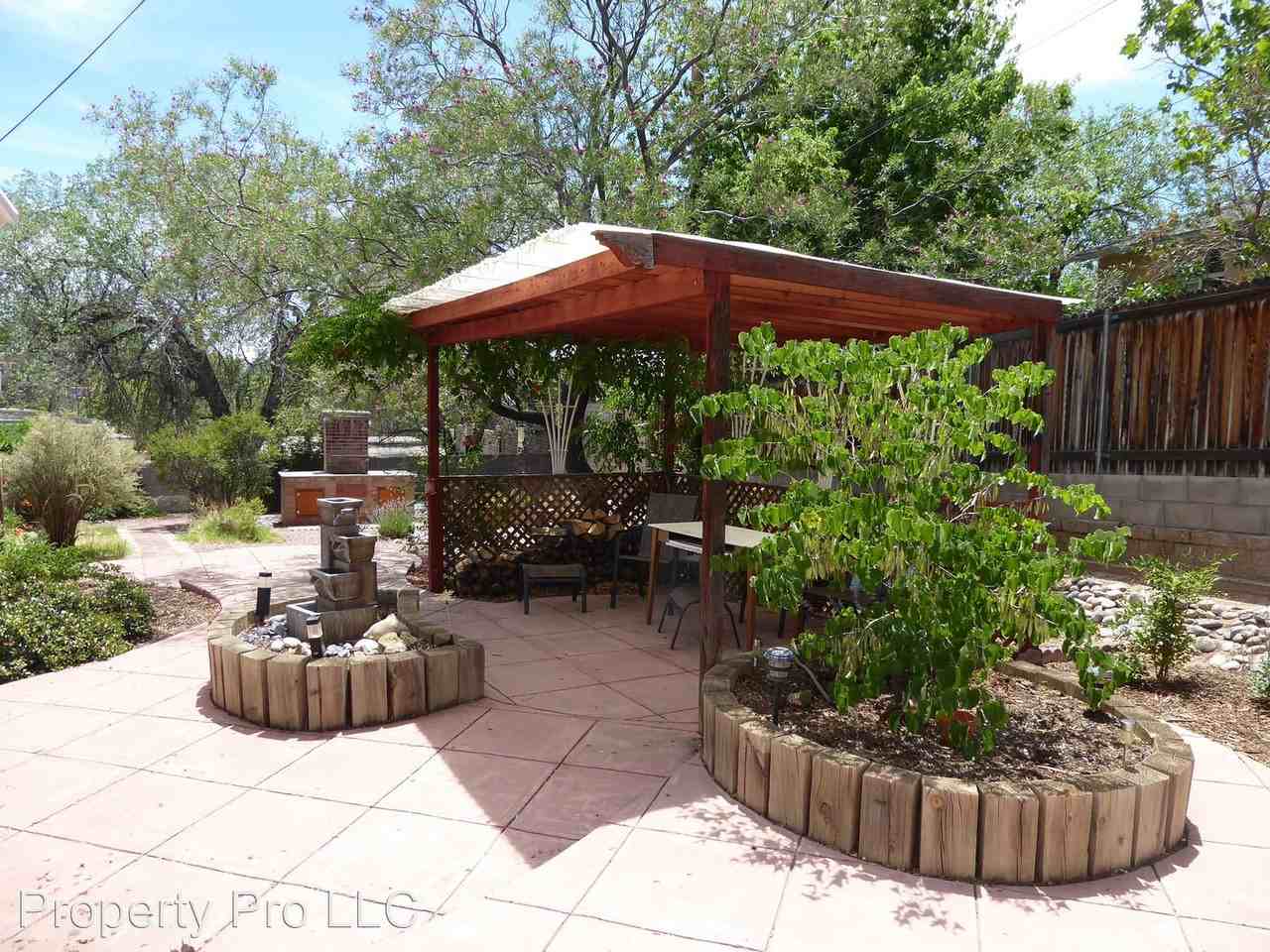 415 Sycamore St NE - Photo 3 of 3