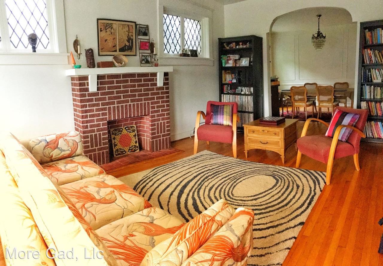 2229 Kentucky Ave - Photo 2 of 10