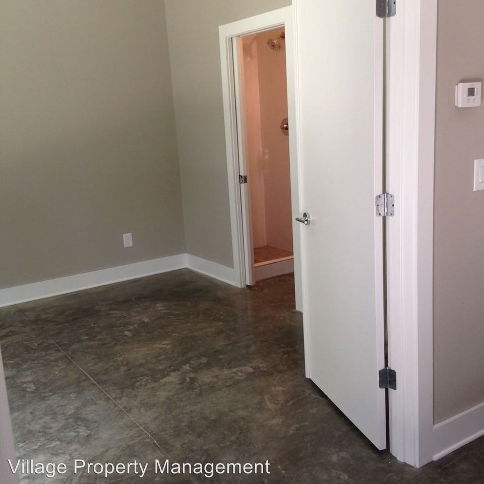 1004 Russell St #4 - Photo 3 of 14