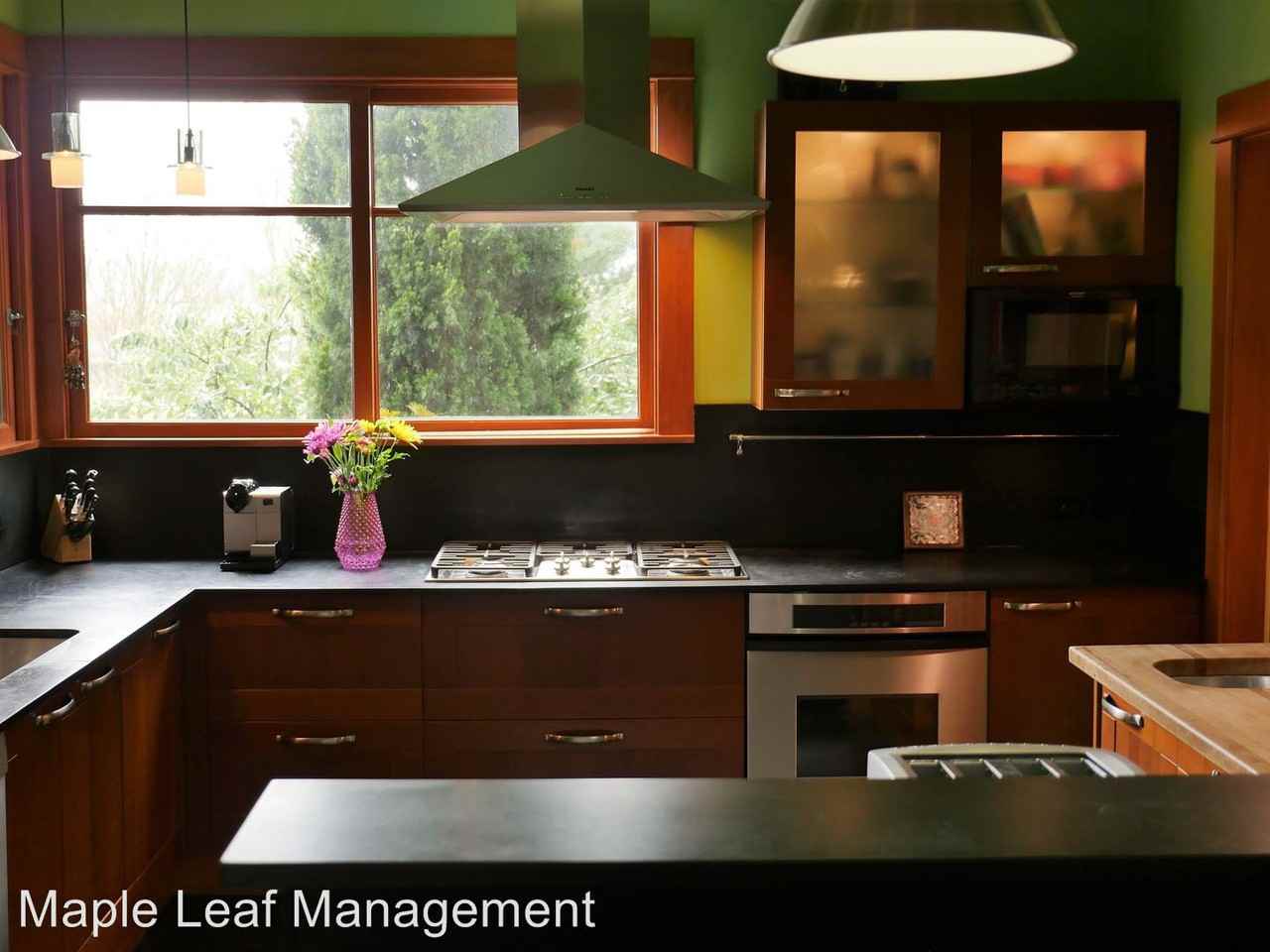 3910 Sunnyside Ave N - Photo 3 of 49