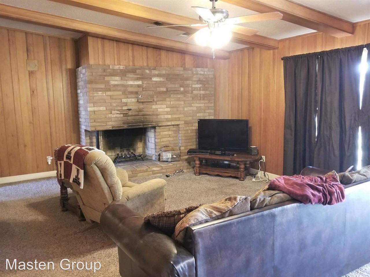 2701 37th St - Photo 2 of 10