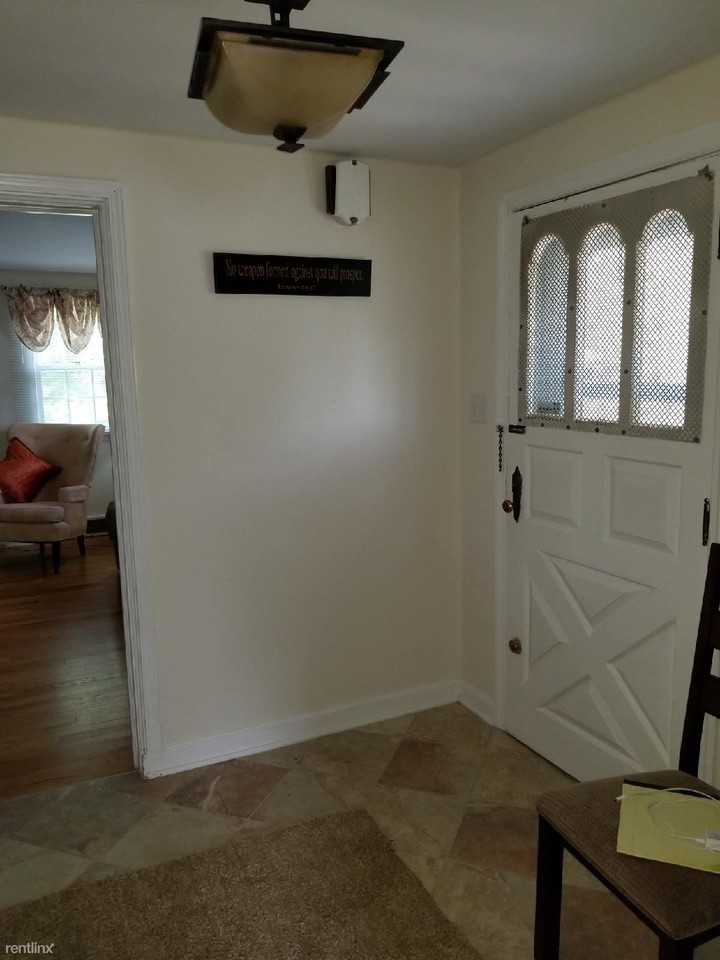 938 N Niles Ave - Photo 2 of 15