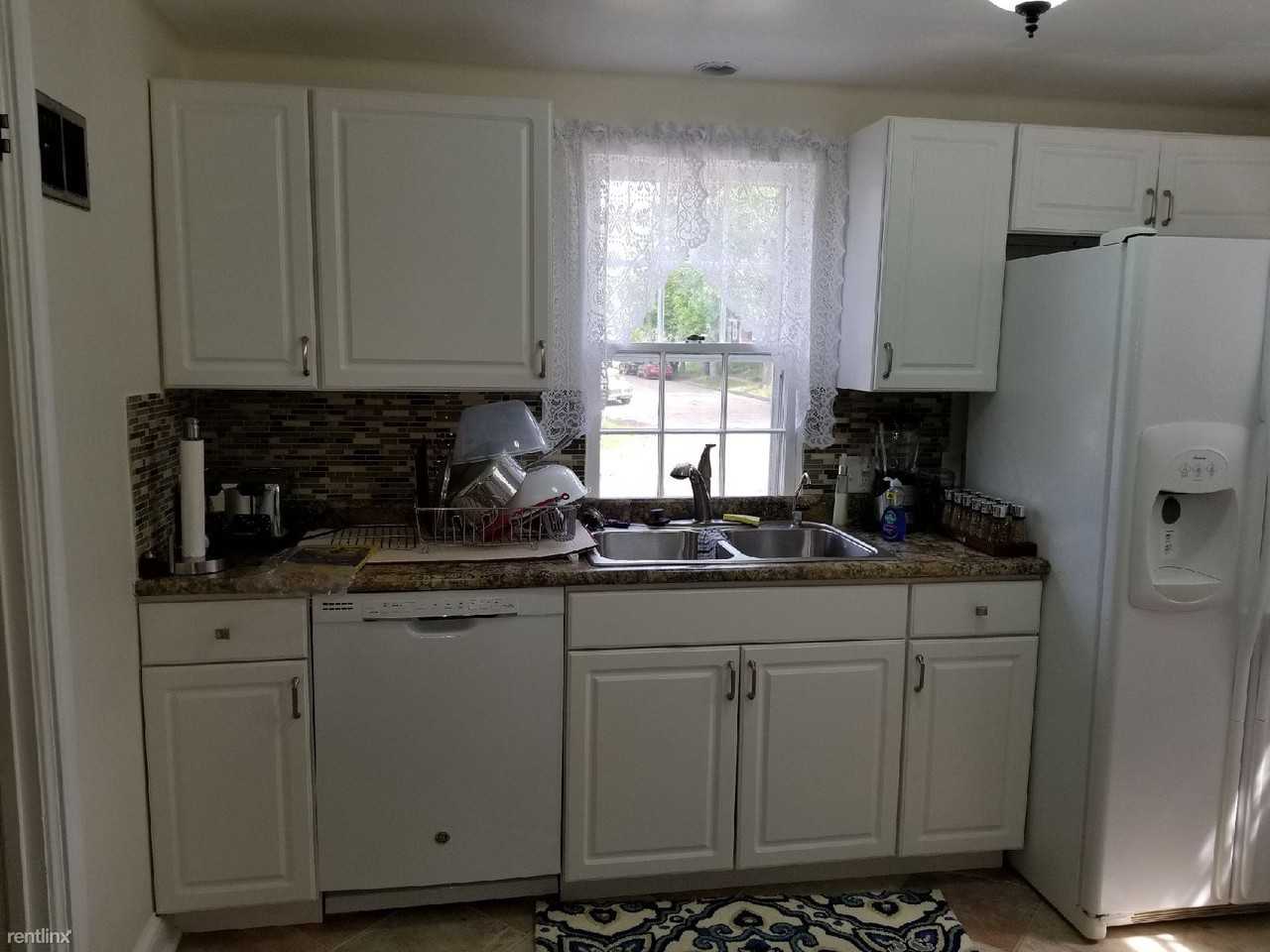 938 N Niles Ave - Photo 3 of 15