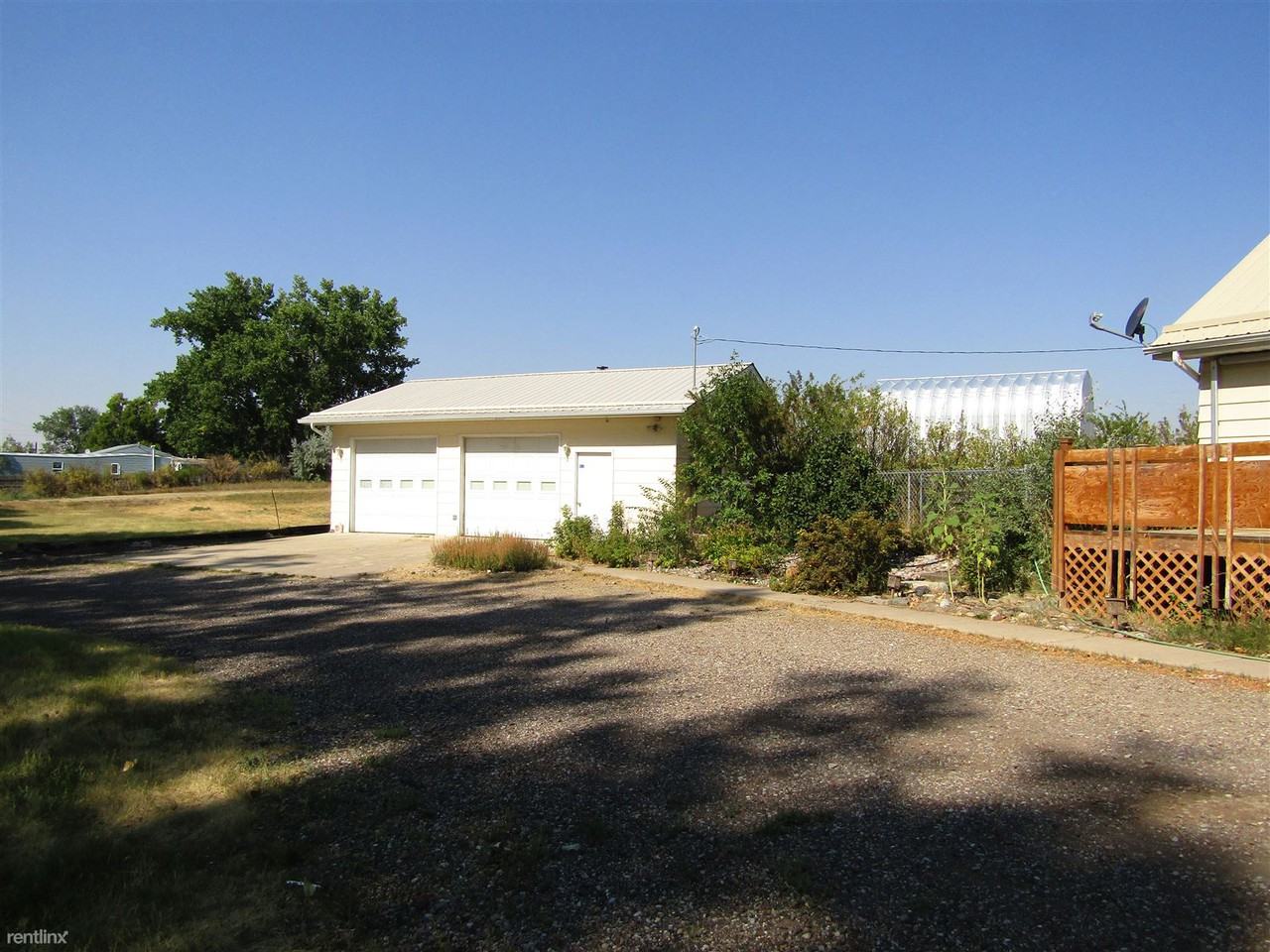 585 Couch Ave - Photo 2 of 6