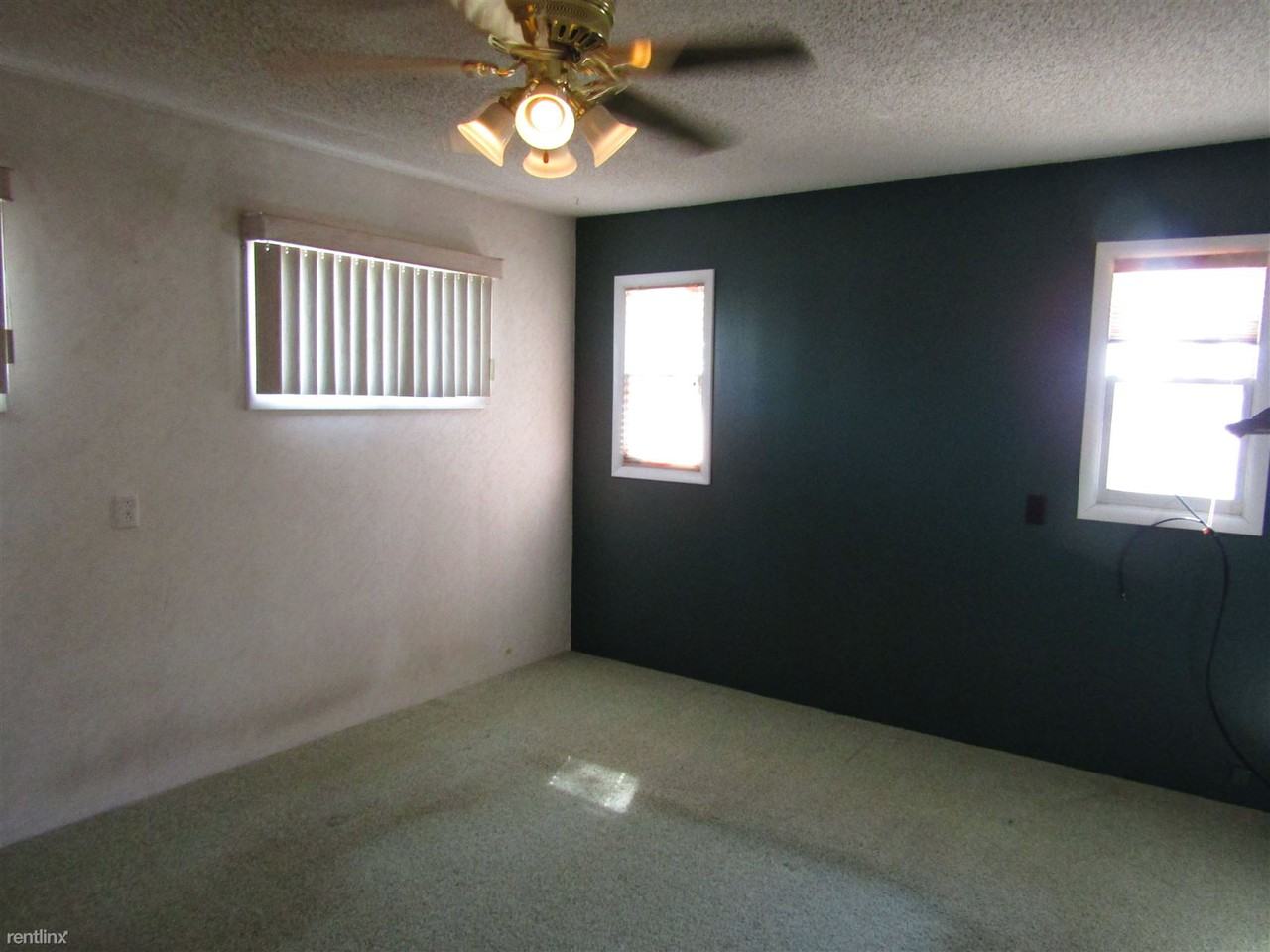 585 Couch Ave - Photo 3 of 6