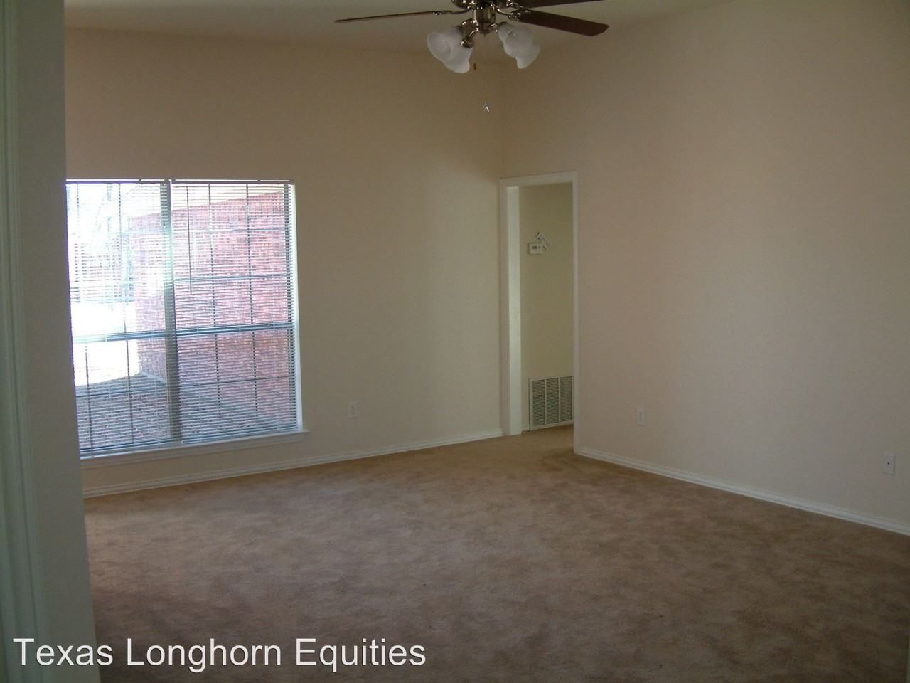 713 Oak Park Dr - Photo 3 of 4