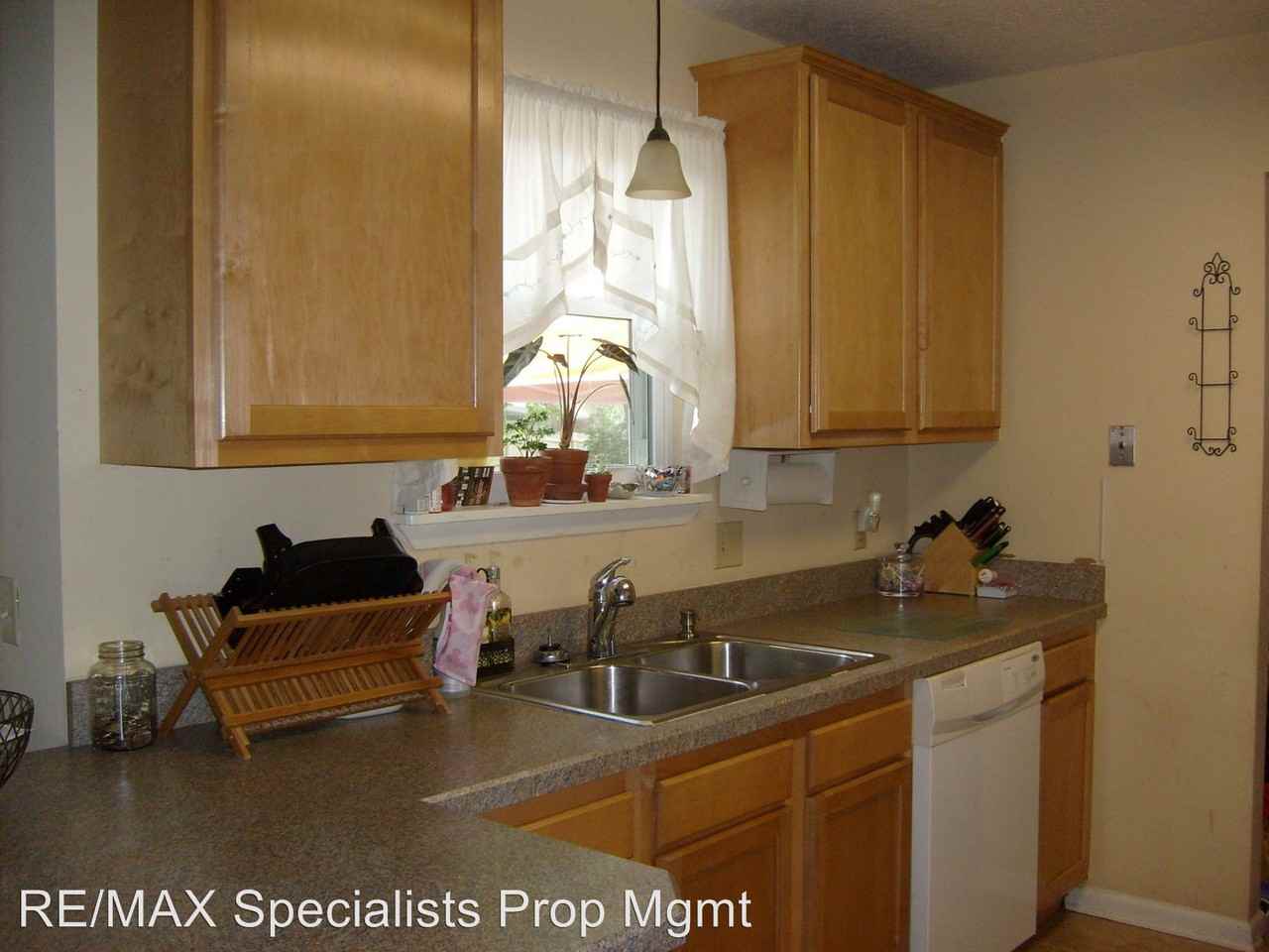 11548 Cypress Bend Ct - Photo 2 of 8