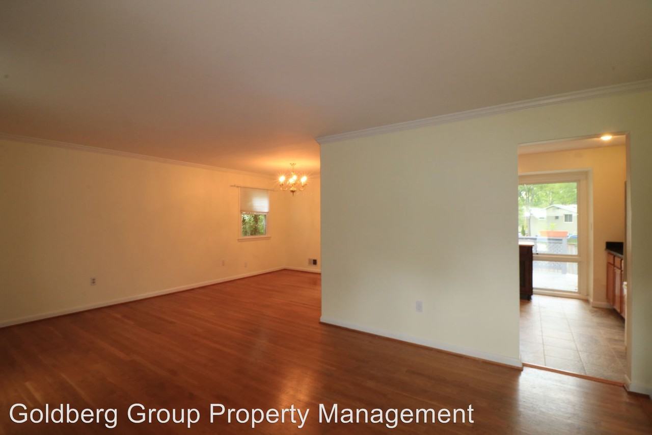 9705 Nassau Ln - Photo 2 of 22