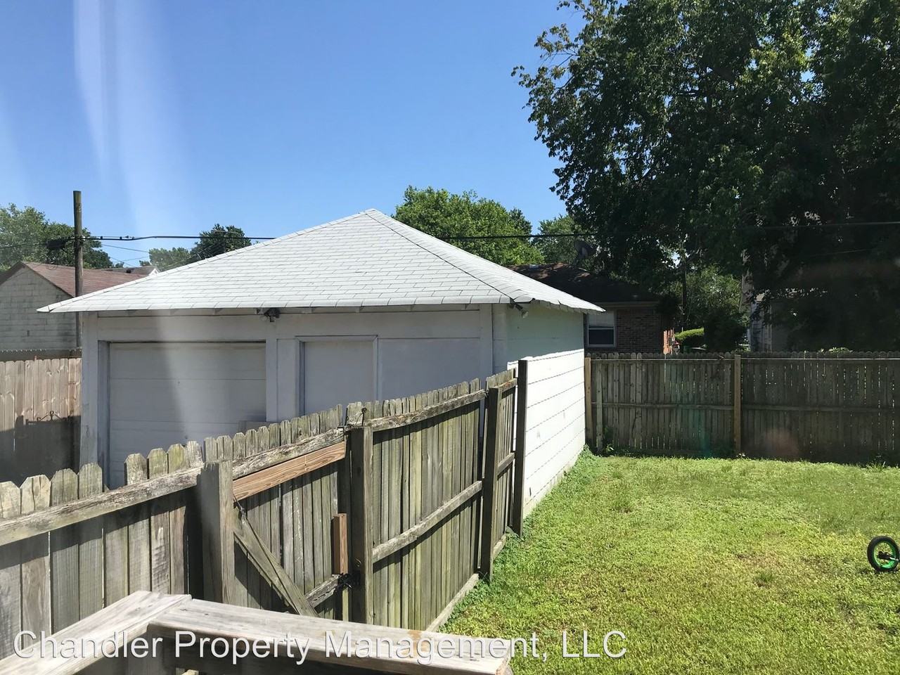 315 Forrest Ave - Photo 3 of 6