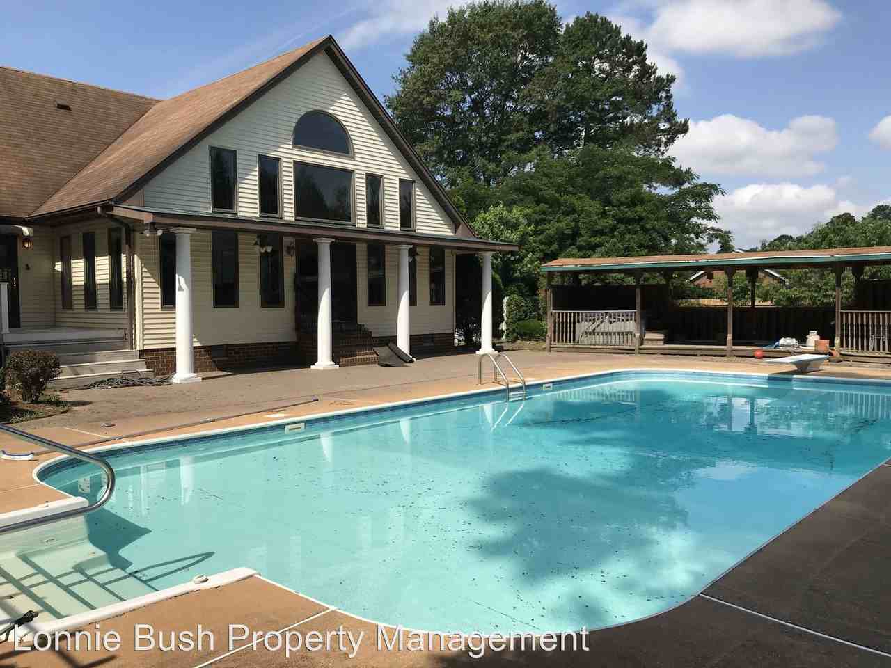 331 Sussex Ct - Photo 3 of 26