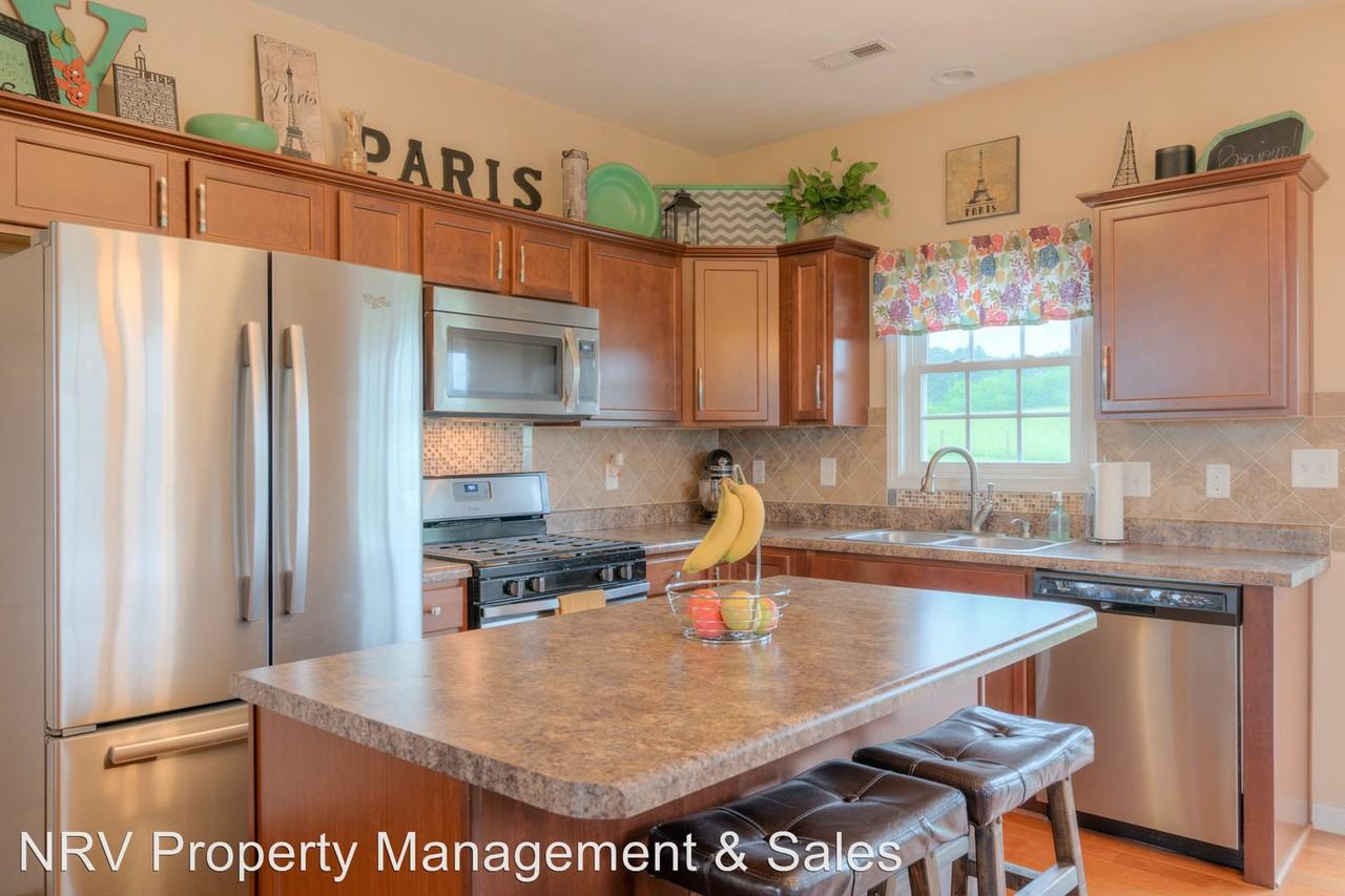 6148 Hedge Ln - Photo 2 of 9