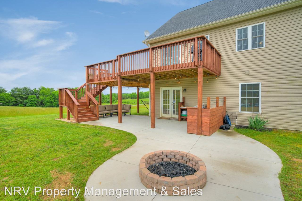 6148 Hedge Ln - Photo 3 of 9