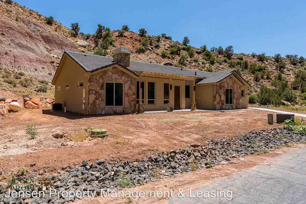 1210 Canyon Springs Dr - Photo 3 of 28