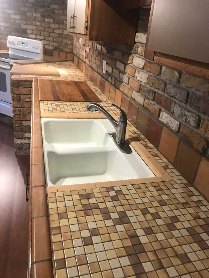 704 NW 10th Ave - Photo 2 of 8