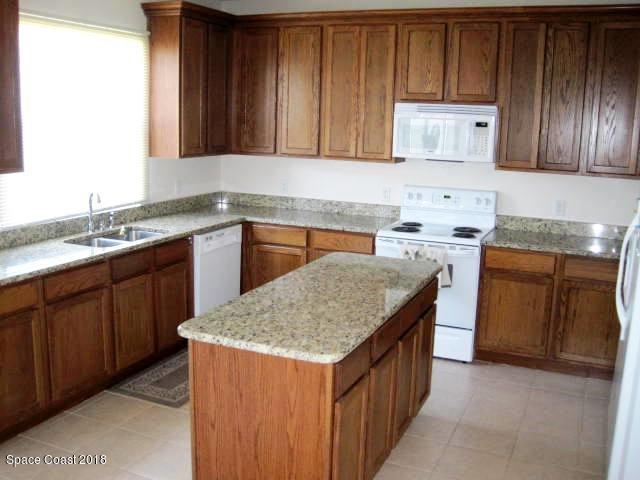 3053 Glenridge Cir - Photo 2 of 18