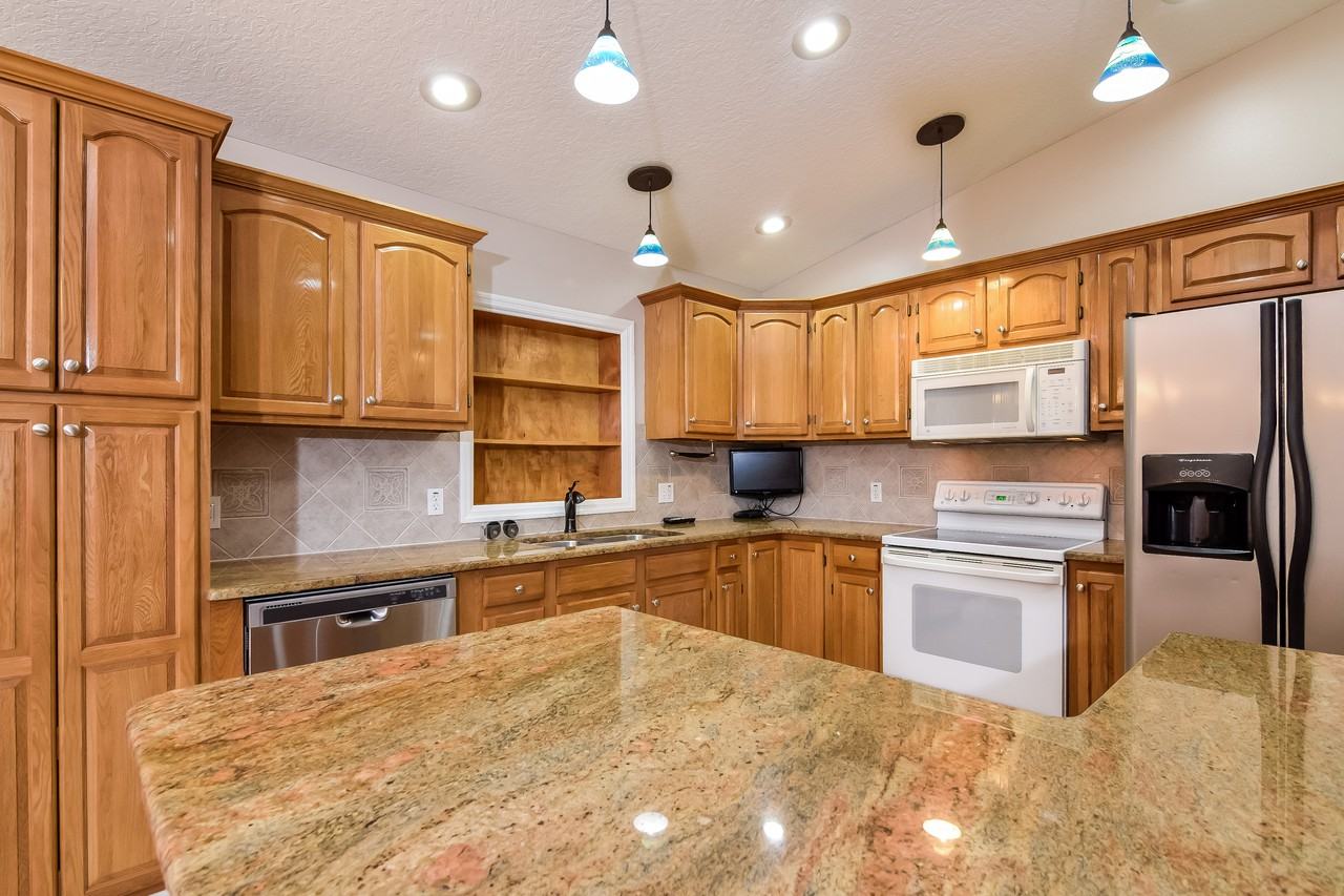 3633 Greatwood Ct - Photo 2 of 14