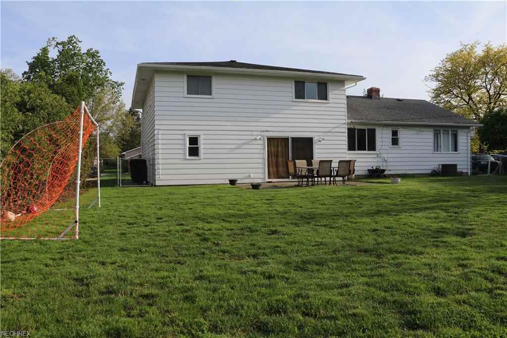 24857 Hazelmere Rd - Photo 2 of 27