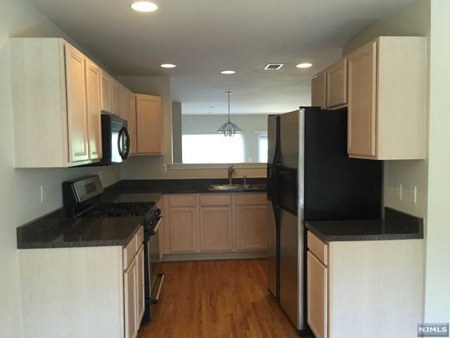 80 Heather Ln - Photo 2 of 9