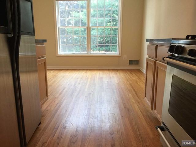 80 Heather Ln - Photo 3 of 9