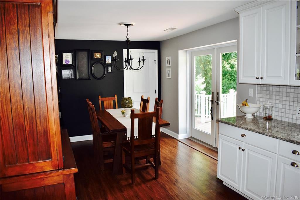 48 Bassick Rd - Photo 3 of 14