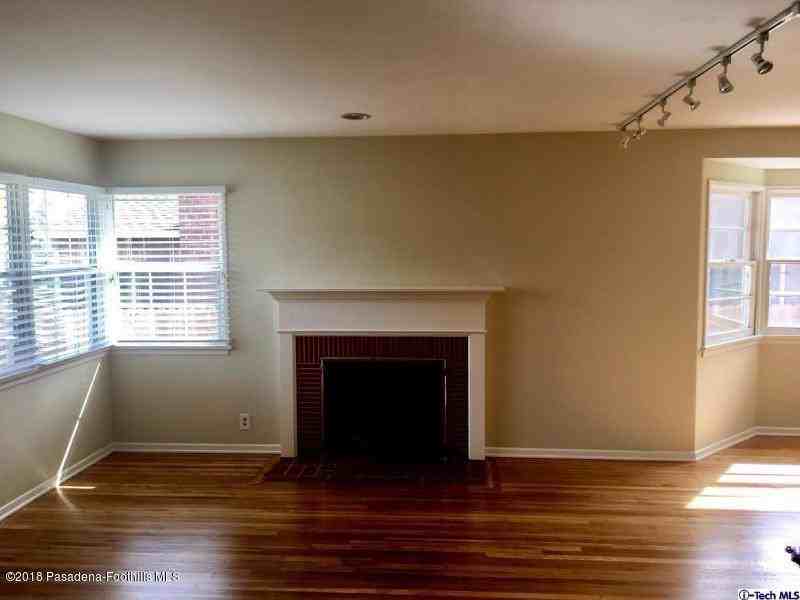 1699 Kenneth Way - Photo 3 of 11