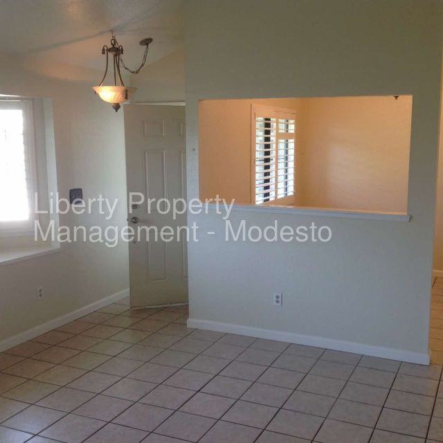 5216 Stillwater Dr - Photo 3 of 19