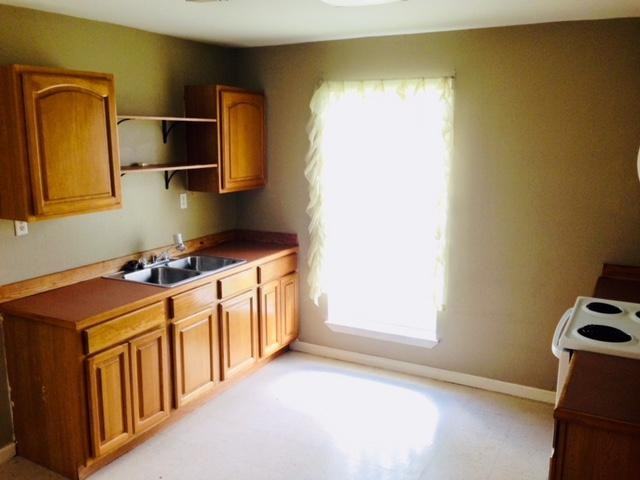 421 Tiffany St - Photo 3 of 7