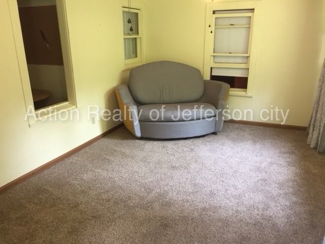 922 Jackson St - Photo 2 of 10