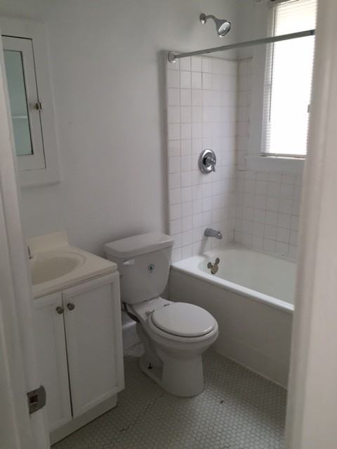 845 Normandie Avenue #15 - Photo 6 of 16