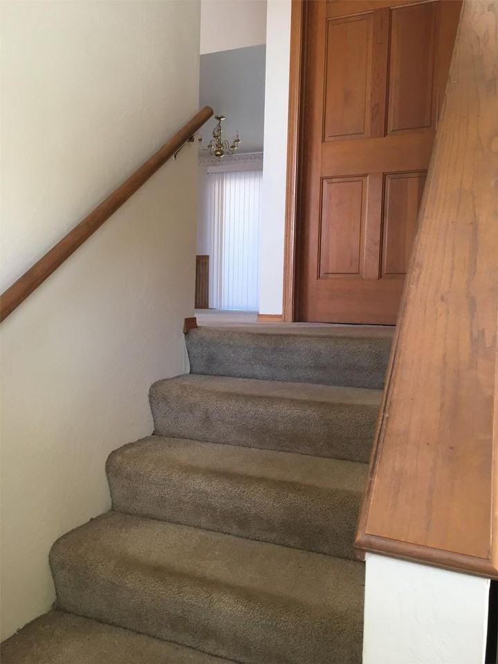 2803 Aquarius Rd - Photo 2 of 11