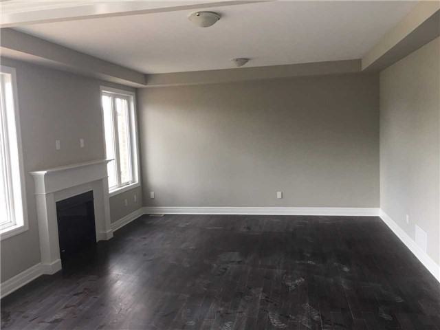 7 Horseshoe Crescent - Photo 3 of 16