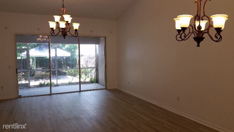 2984 Brookfield Ln - Photo 3 of 22