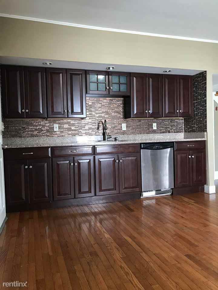 128 Willow St - Photo 2 of 15