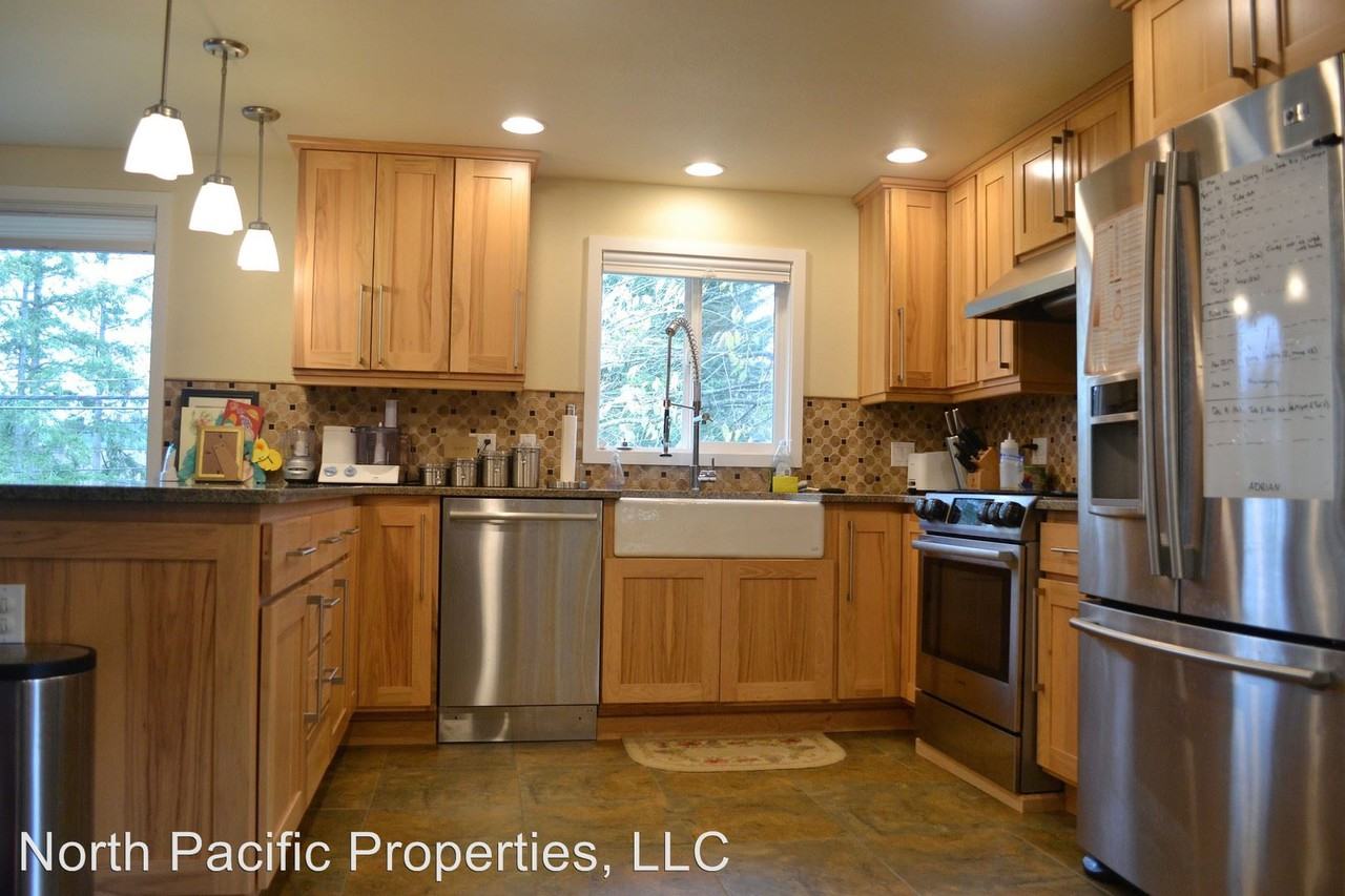 4020 174th Ct NE - Photo 2 of 13