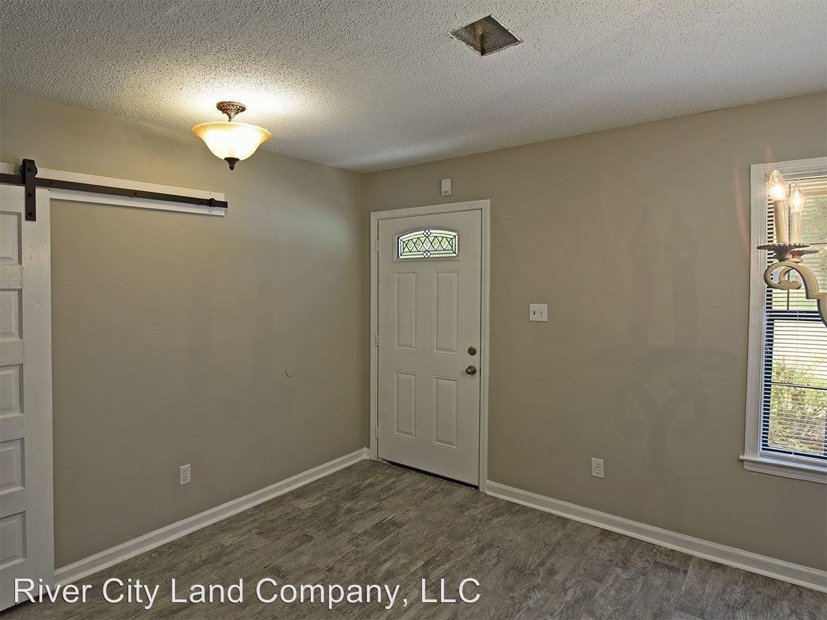 3040 Delvan Cove - Photo 3 of 15