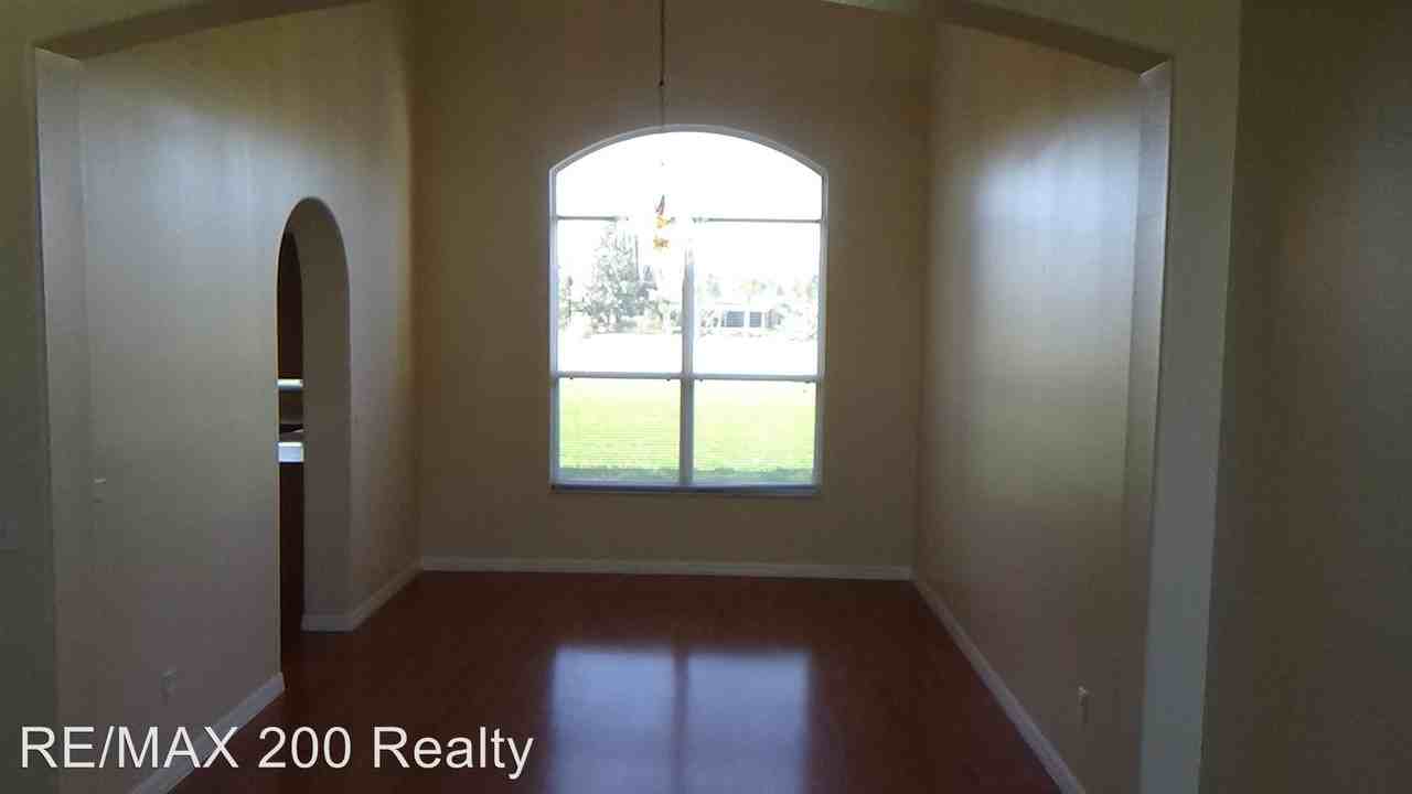 15349 Pebble Ridge St - Photo 3 of 10