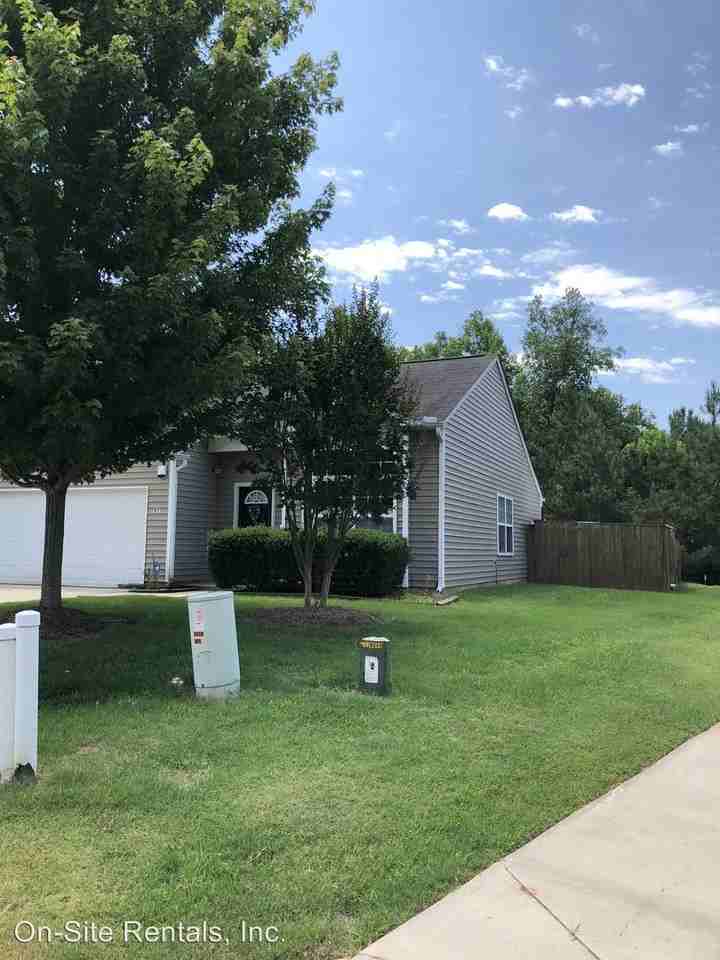 653 Britton Ct - Photo 3 of 7