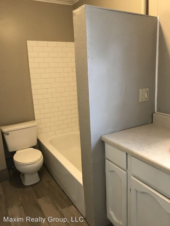 4742 S 18th St - Photo 2 of 8