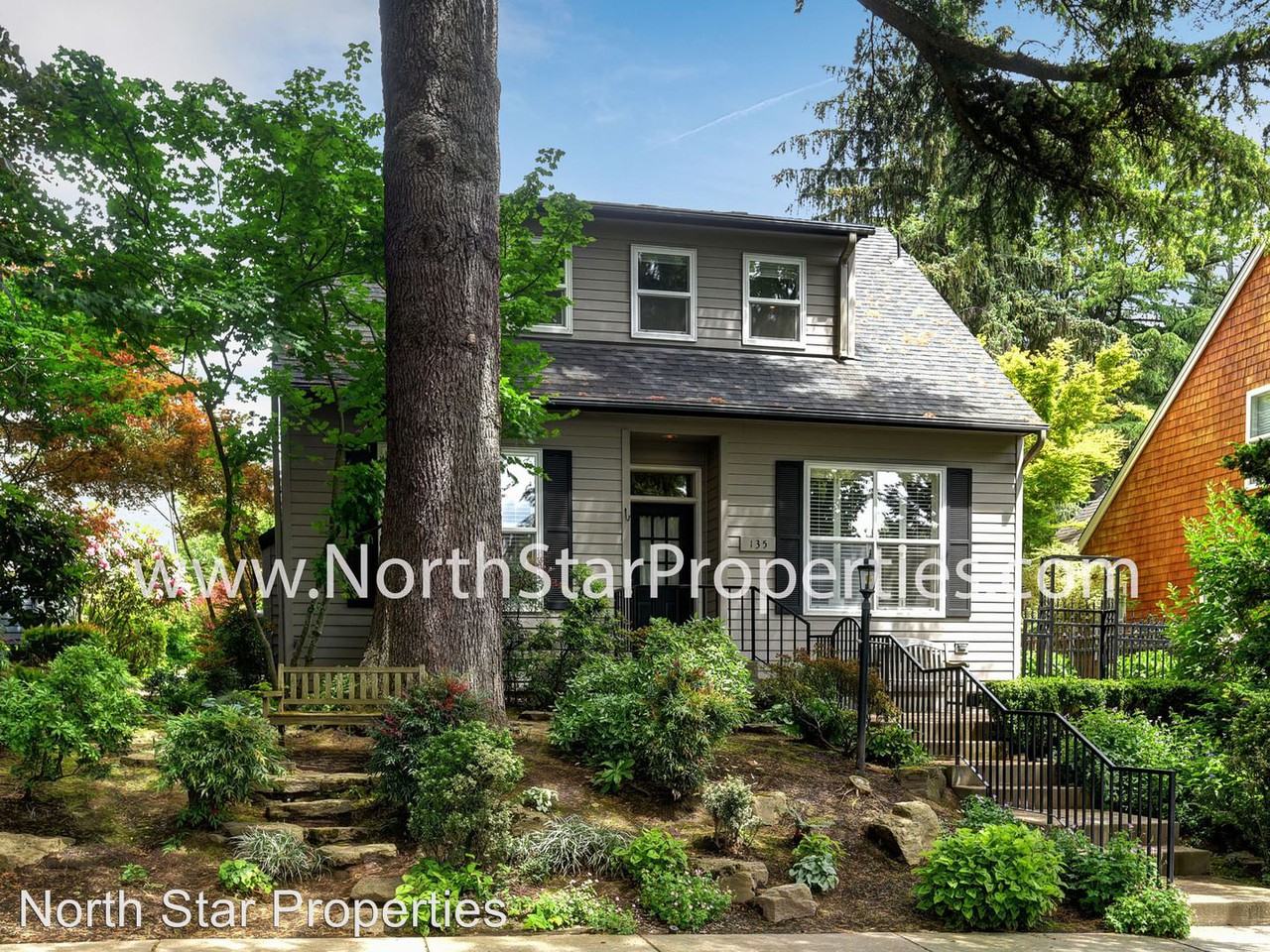 135 Wilbur St - Photo 3 of 40