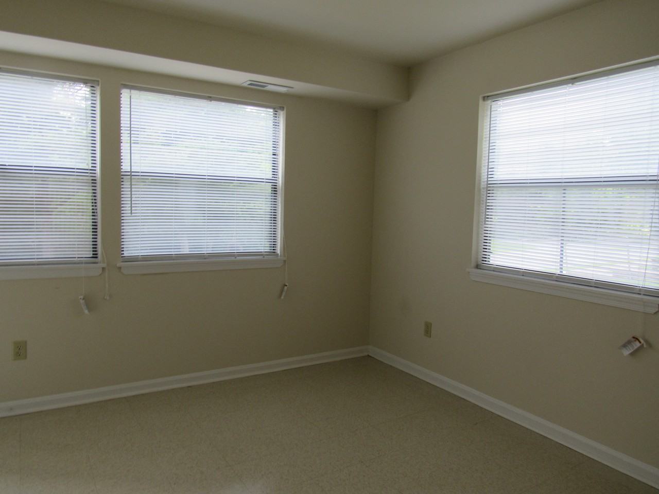 204 McDonald Street - Photo 2 of 10