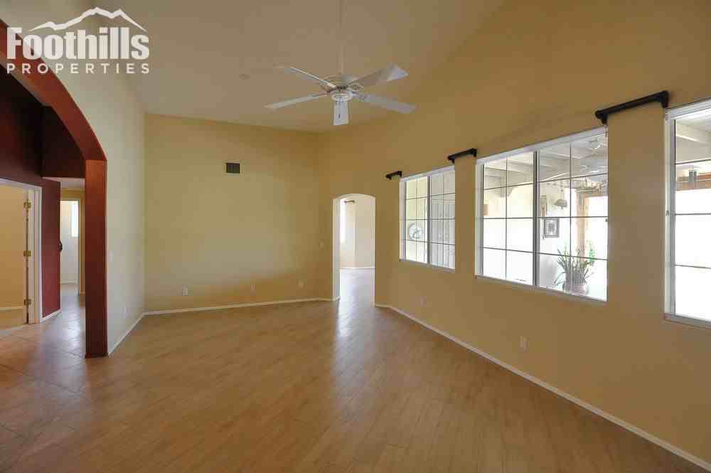 10191 N Fox Hunt Ln - Photo 3 of 36