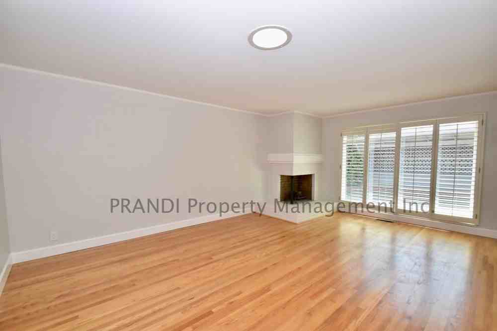 136 Golden Hind Psge - Photo 2 of 19