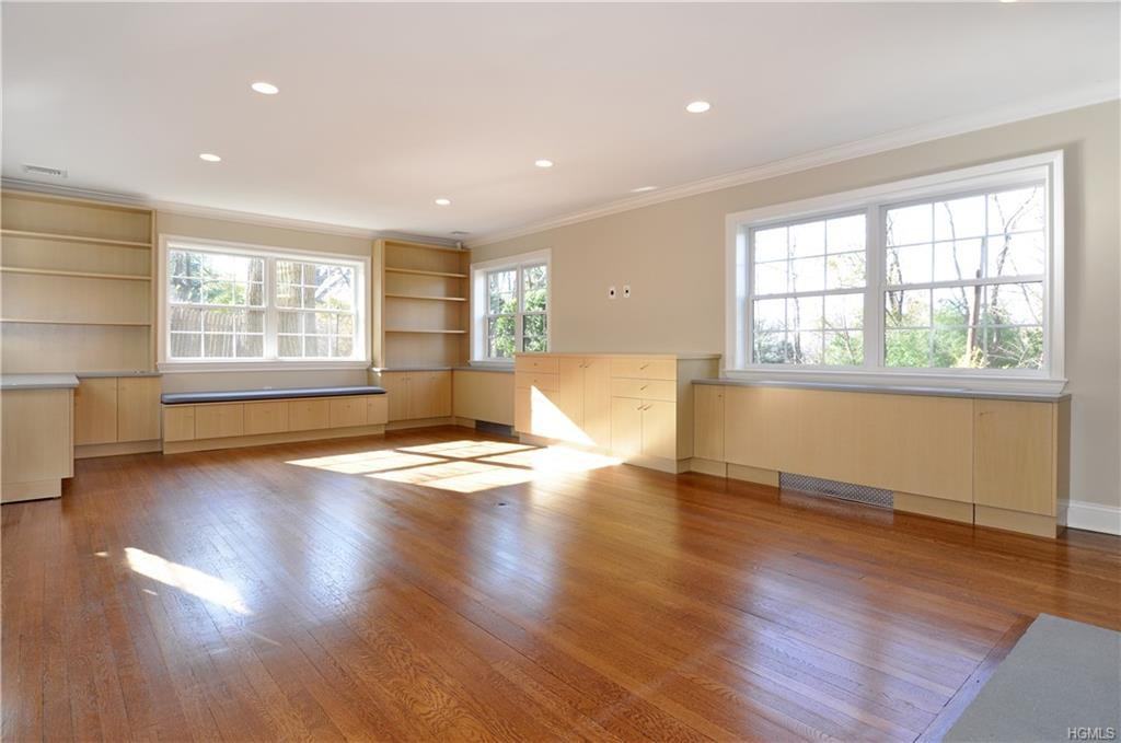 70 Edgars Ln - Photo 3 of 23