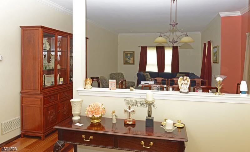 1 Cambridge Ct - Photo 2 of 19