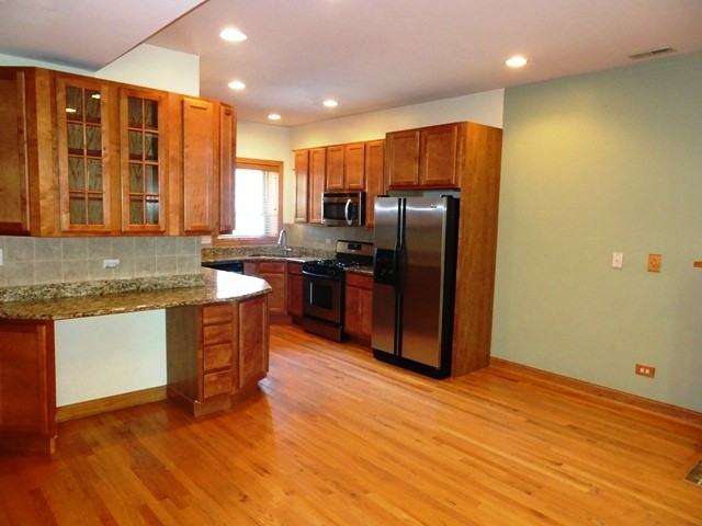 5336 S Prairie Ave #2N - Photo 3 of 22