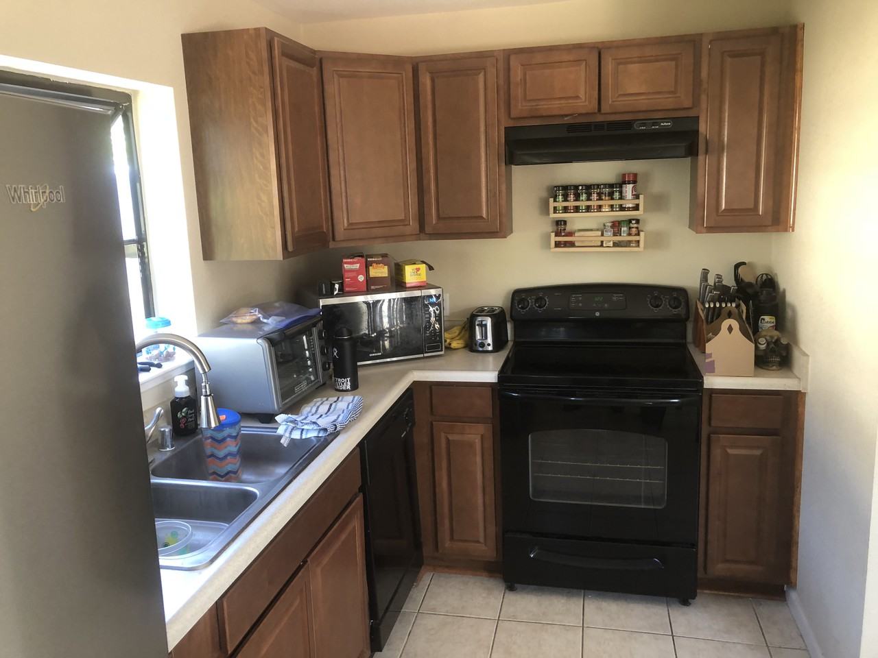 2815 Columbus Way - Photo 3 of 6