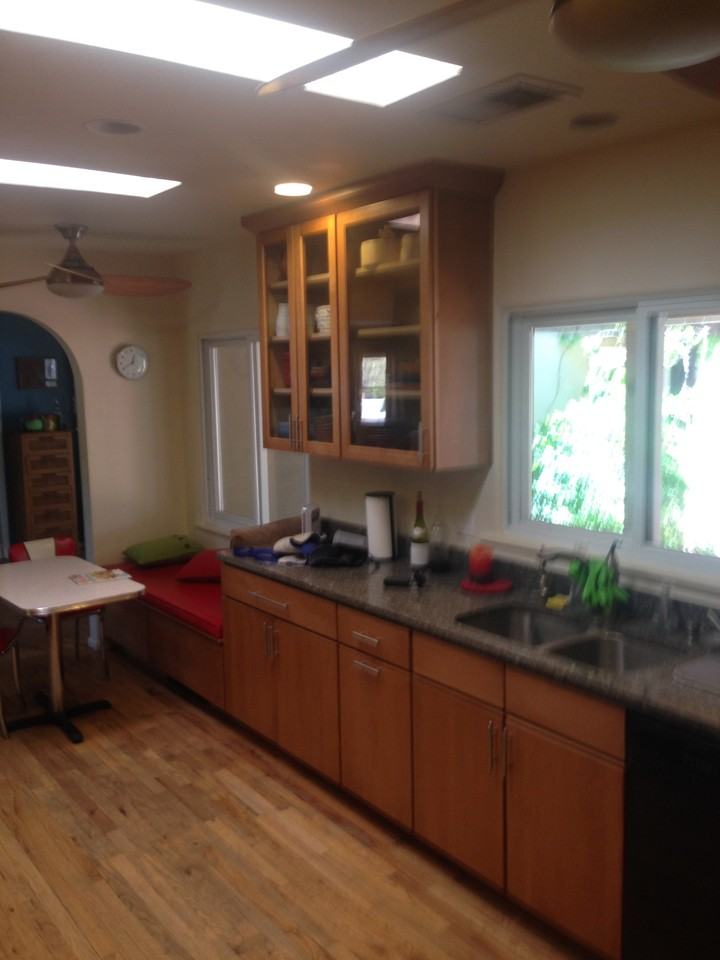 505 Aliso Dr SE - Photo 3 of 27